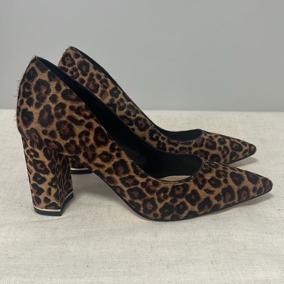 NWOT BHWM Women’s Leopard Print Calf Hair Block Heel Pumps size 6.5 - Picture 3 of 10